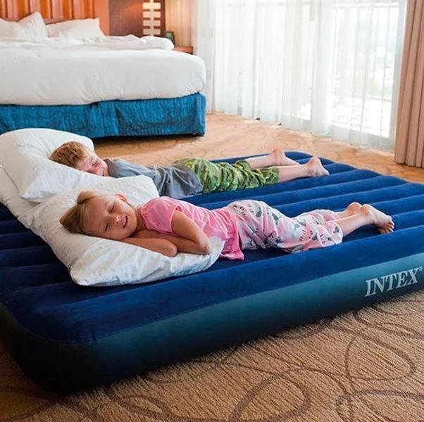 Матрас надувной Intex с подушками и ручным насосом 152-203-25 см 1793181532 фото